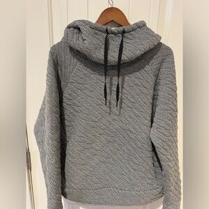 Gap Fit Funnel Neck Quilted Sweatshirt Size L